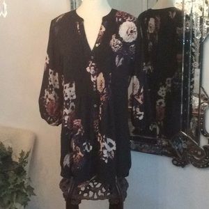 1X Mellisa McCarthy feminine & pretty top